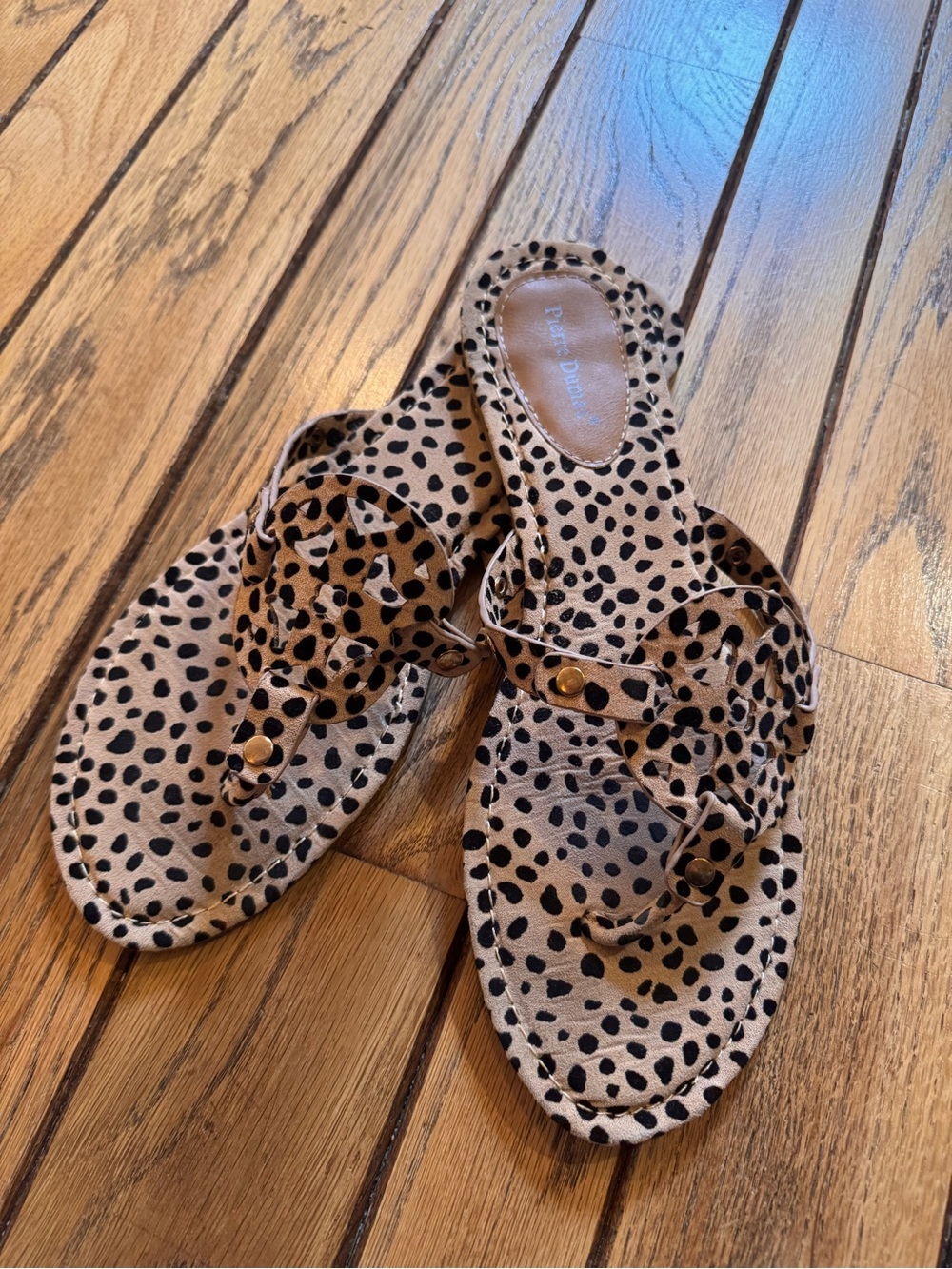 Animal Print Toe-Loop Women’s Sandals - Leopard Print